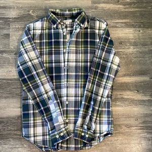 Mens button down shirt size small.